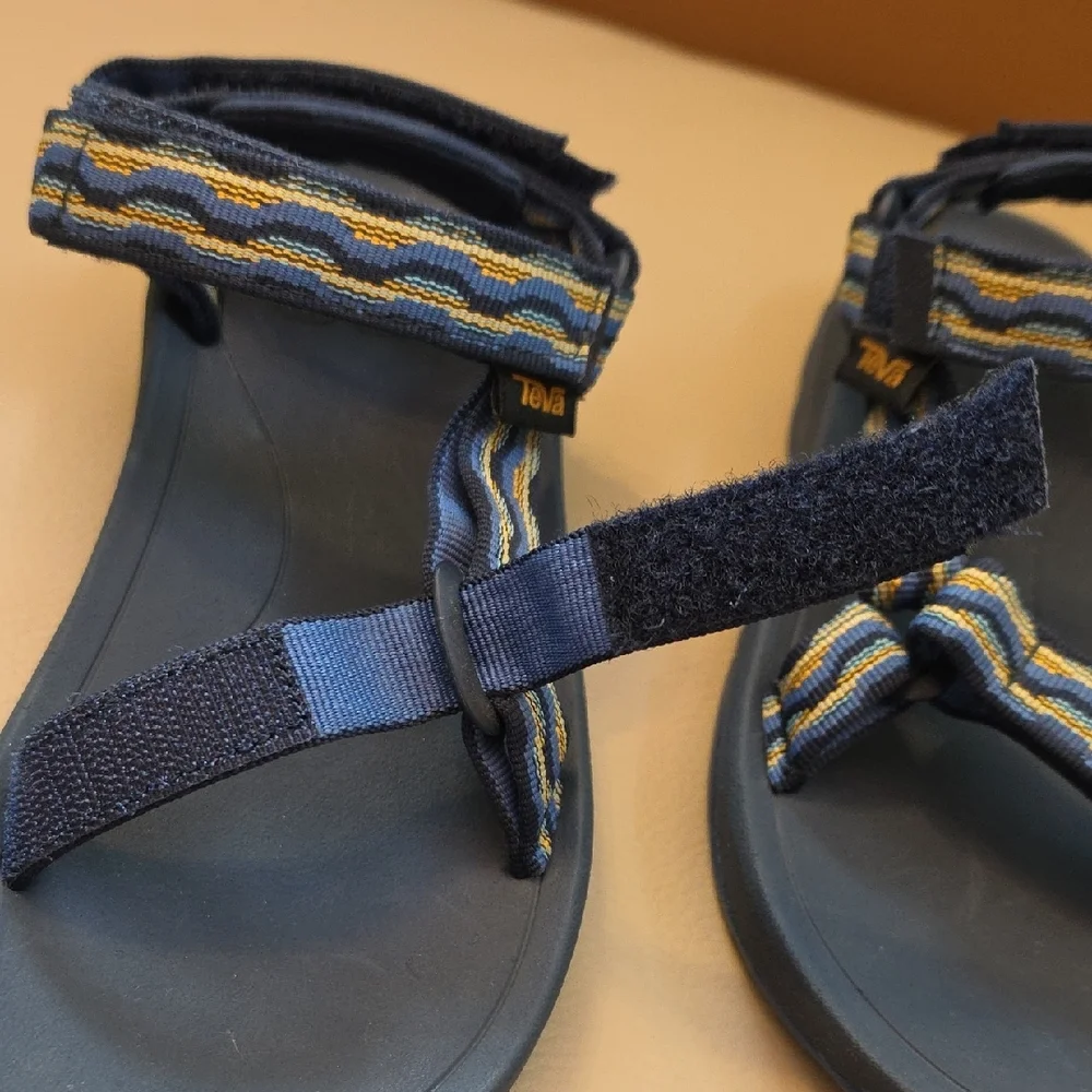 Teva Kids Hurricane XLT 2 sport sandals in the Kishi Dark Blue, Size 2, NWOB
